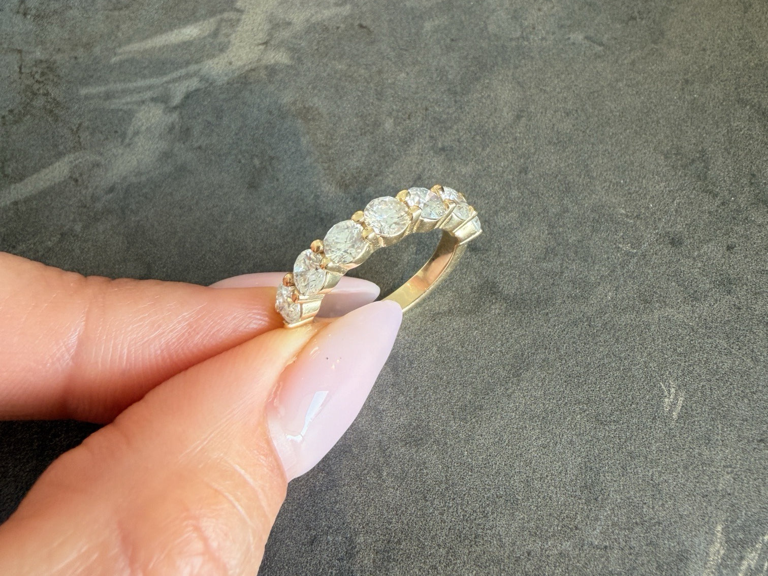 2.1CTS ROUND DIAMOND HALFWAY RING - SEVEN DIAMONDS 0.3CT EACH
