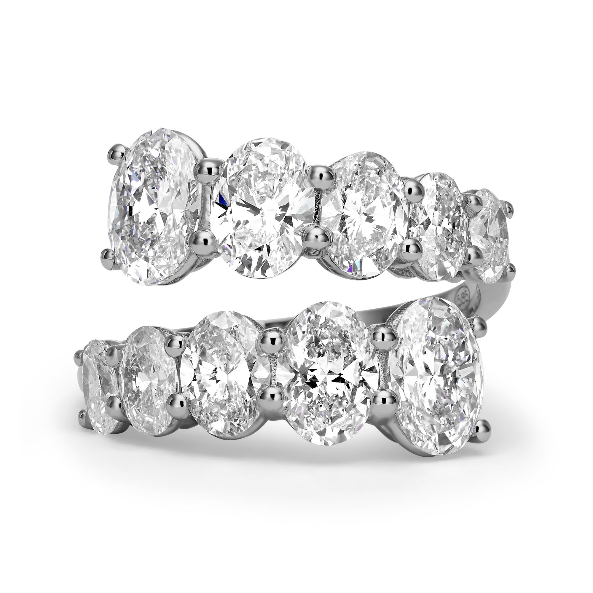 OVAL SYMPHONY DIAMOND RING