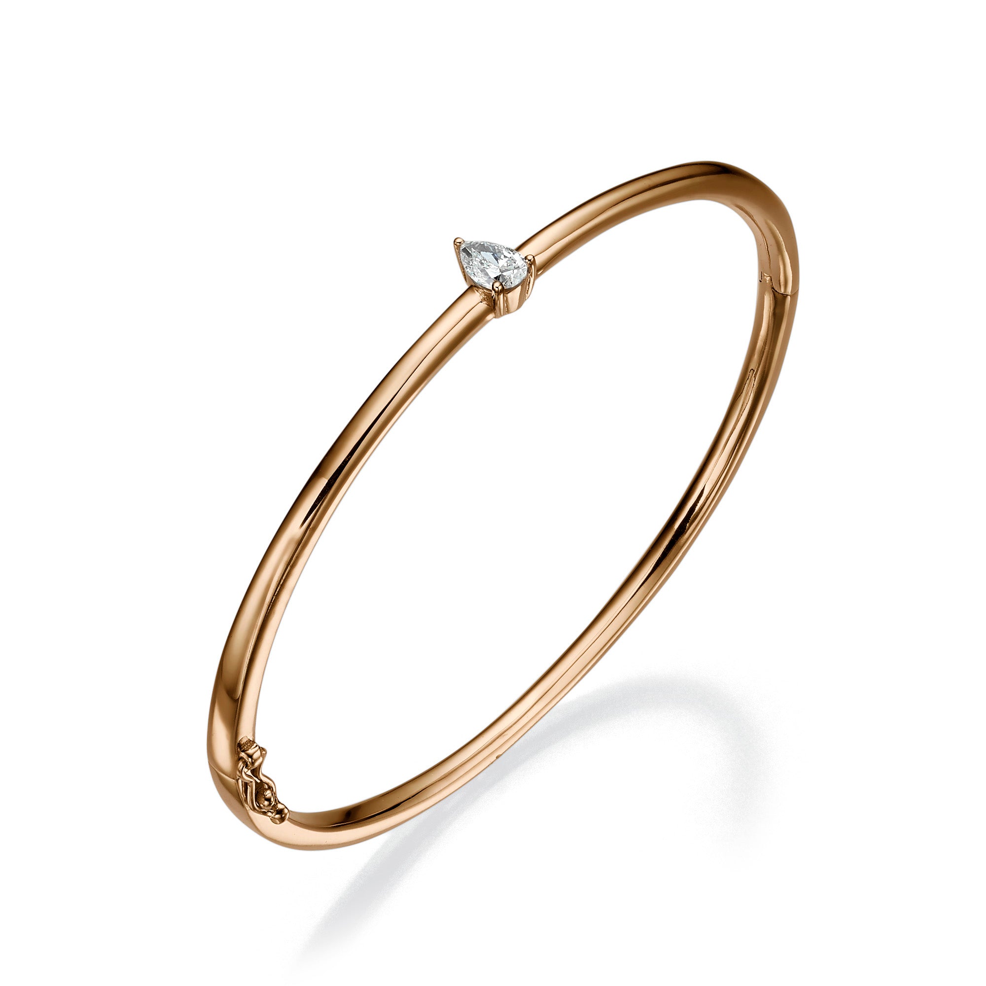 Pear shape center bangle